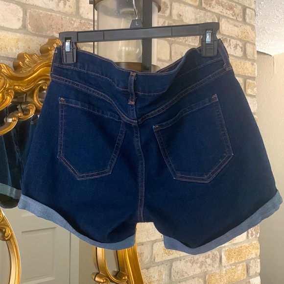 Old Navy Fitted Dark Denim Women’s Shorts Size 6 - Picture 2 of 6